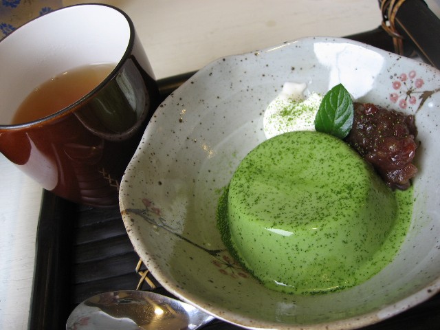 抹茶のパンナコッタとほうじ茶