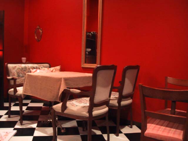 FRILL店内