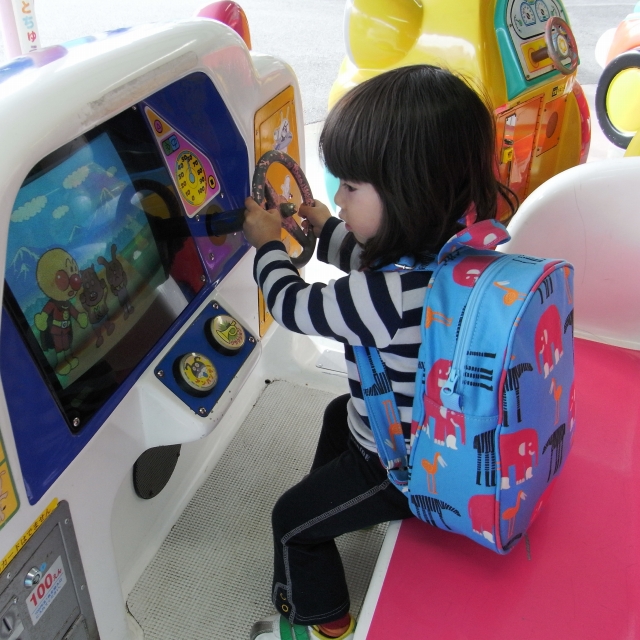 アンパンマンカーと青衣